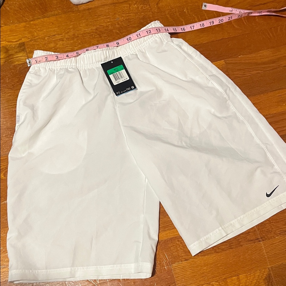 Nike NWT BOYS Athletic White Shorts. DRI FIT STAY COOL SIZE L.